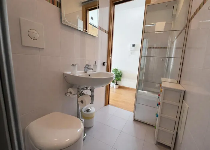 5 Min From The Station - Relax & Comfort -